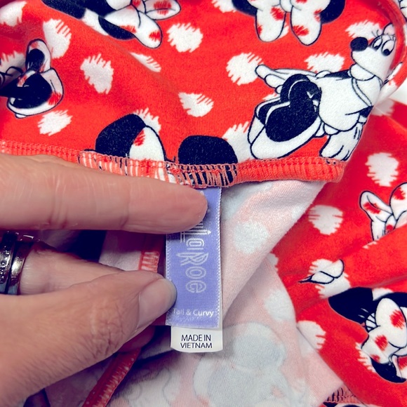 ❤️3/$25 (TC) Minnie Mouse Disney Lularoe  Leggings Hard to Find Tall & Curvy - Picture 5 of 9
